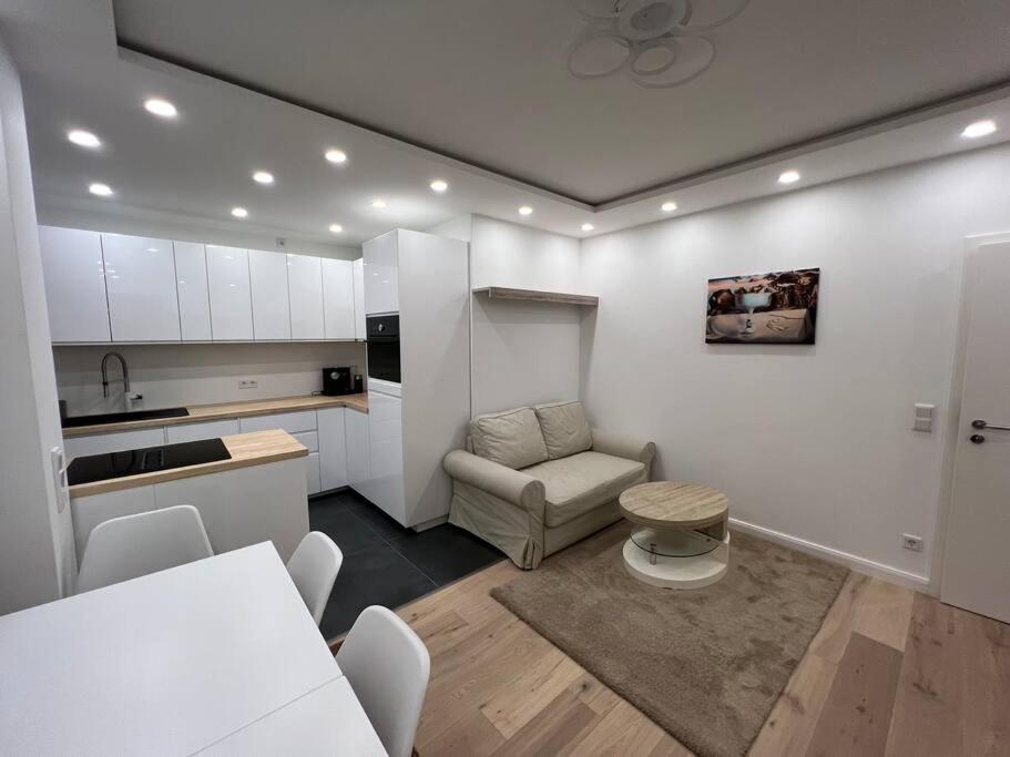 Lovely Flat Relax Near City Center Nuremberg ภายนอก รูปภาพ