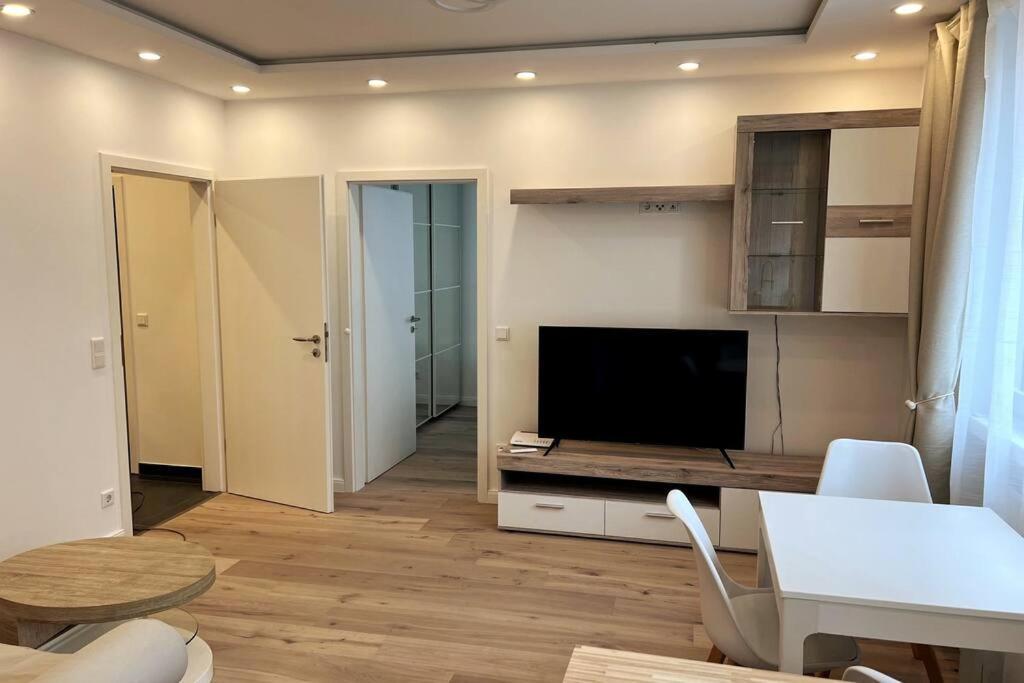 Lovely Flat Relax Near City Center Nuremberg ภายนอก รูปภาพ